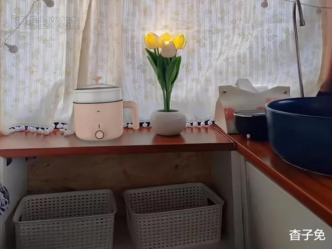 装床车旅行开启露营车自驾游办公生活开元棋牌网站温馨舒适风金杯阁瑞斯改(图3) 装床车旅行开启露营车自驾游办公生活开元棋牌网站温馨舒适风金杯阁瑞斯改(图3)